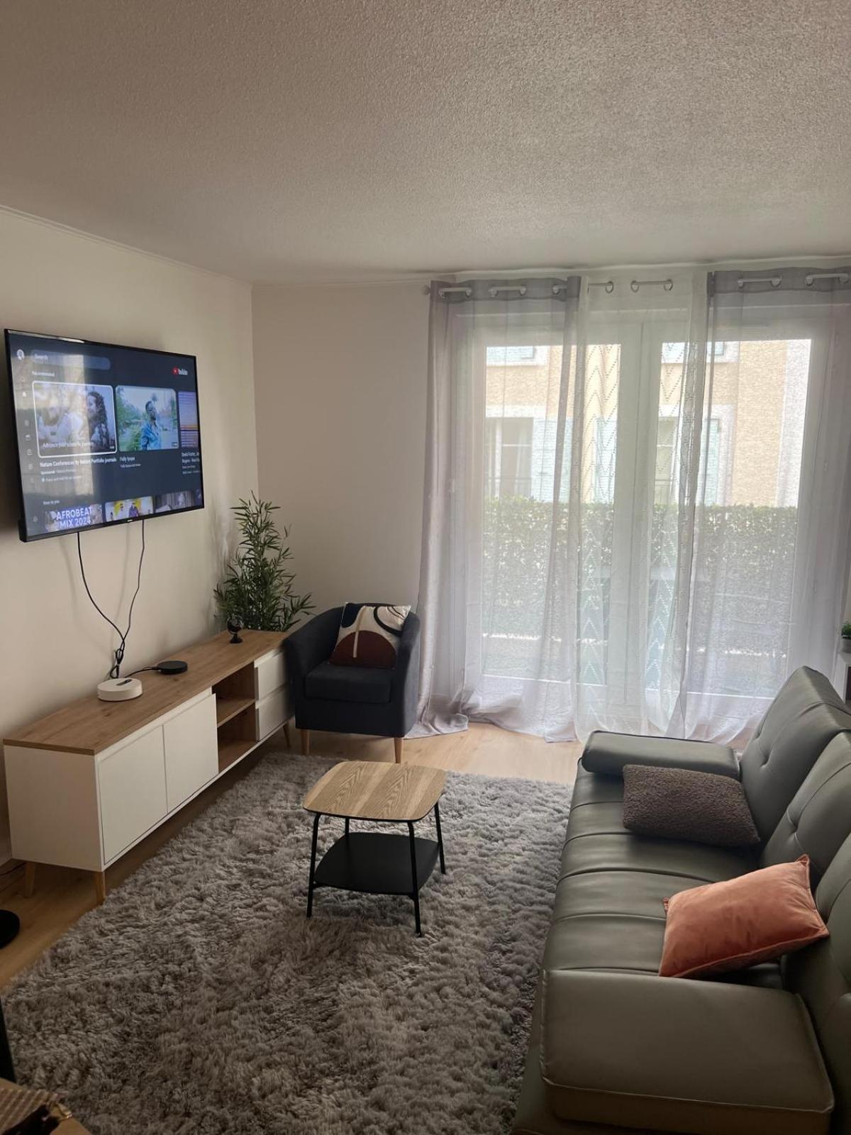 Champion Suites Sarcelles Exterior foto